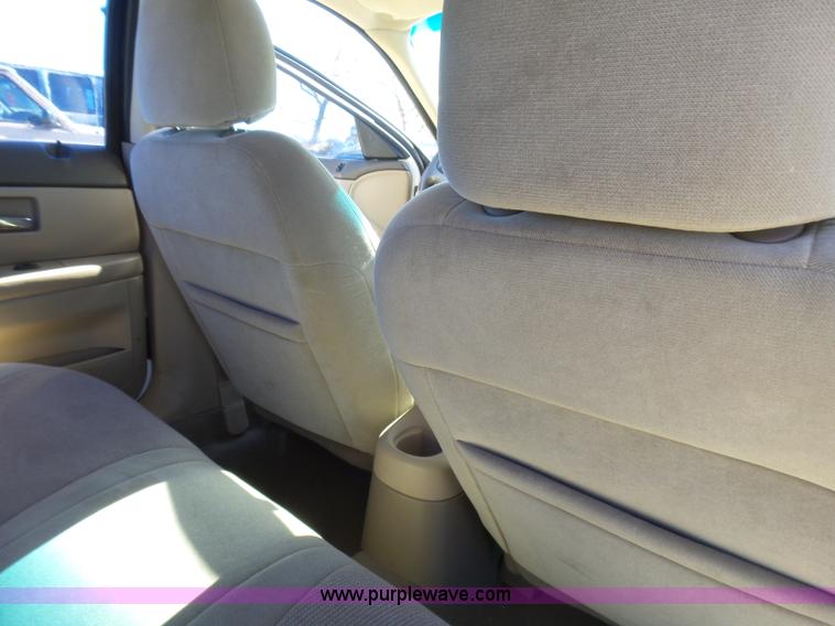 image for item L5454 2000 Ford Taurus SE