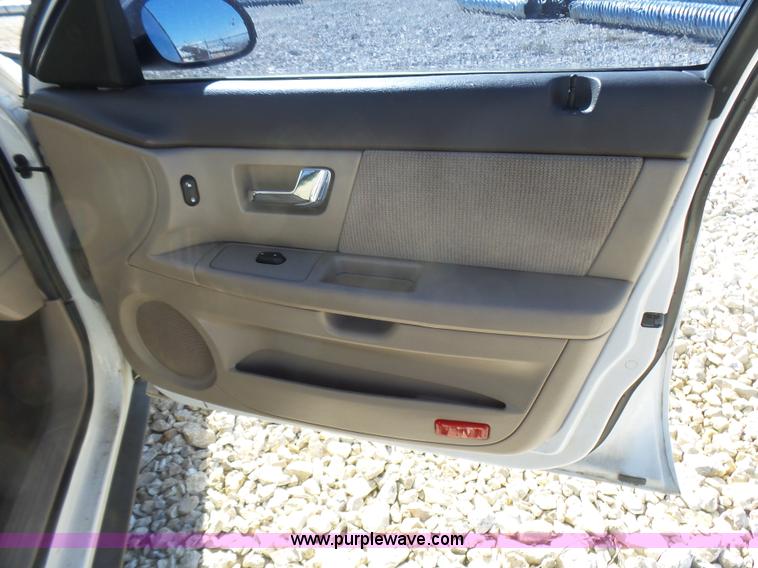 image for item L5454 2000 Ford Taurus SE