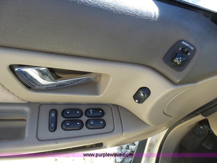 image for item L5454 2000 Ford Taurus SE