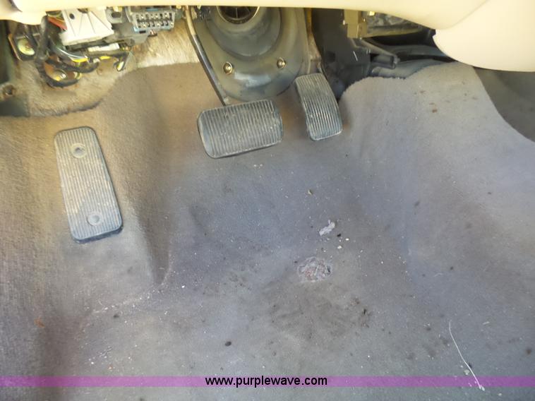 image for item L5454 2000 Ford Taurus SE