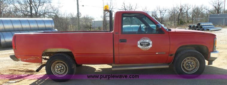 image for item L5456 1994 Chevrolet Cheyenne 1500 pickup truck