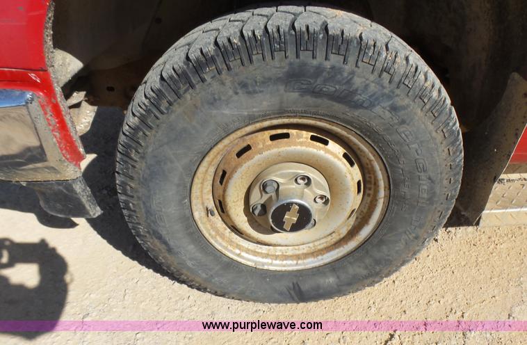 image for item L5456 1994 Chevrolet Cheyenne 1500 pickup truck