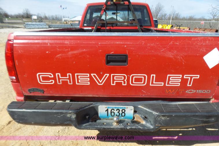 image for item L5456 1994 Chevrolet Cheyenne 1500 pickup truck