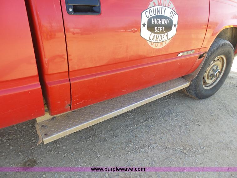 image for item L5456 1994 Chevrolet Cheyenne 1500 pickup truck