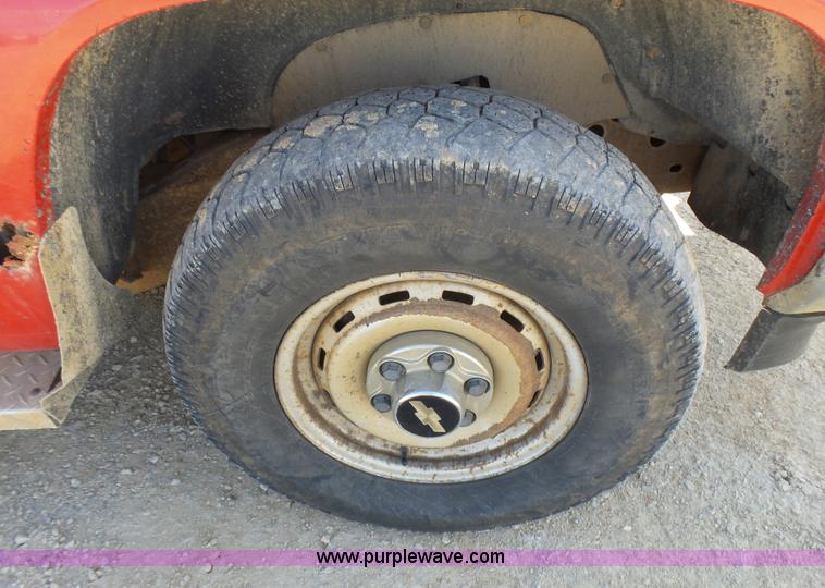image for item L5456 1994 Chevrolet Cheyenne 1500 pickup truck