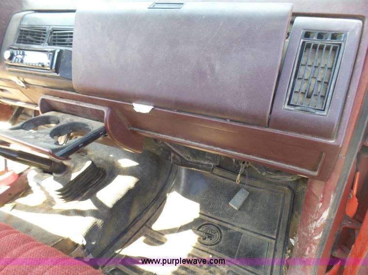 image for item L5456 1994 Chevrolet Cheyenne 1500 pickup truck