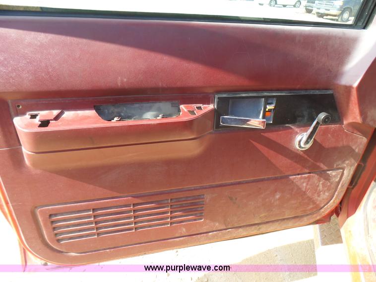 image for item L5456 1994 Chevrolet Cheyenne 1500 pickup truck