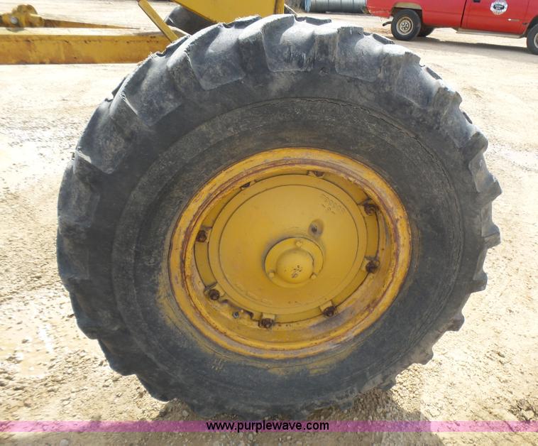 image for item L5457 1969 Caterpillar 112F motor grader