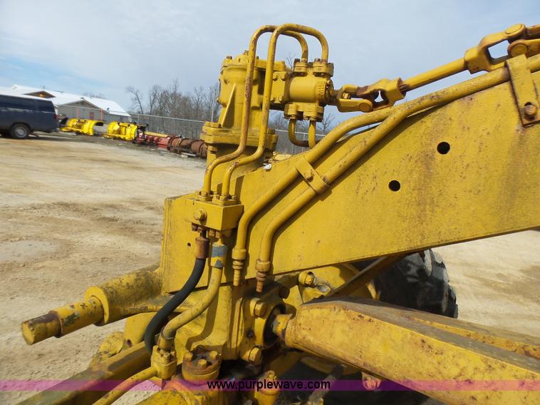 image for item L5457 1969 Caterpillar 112F motor grader