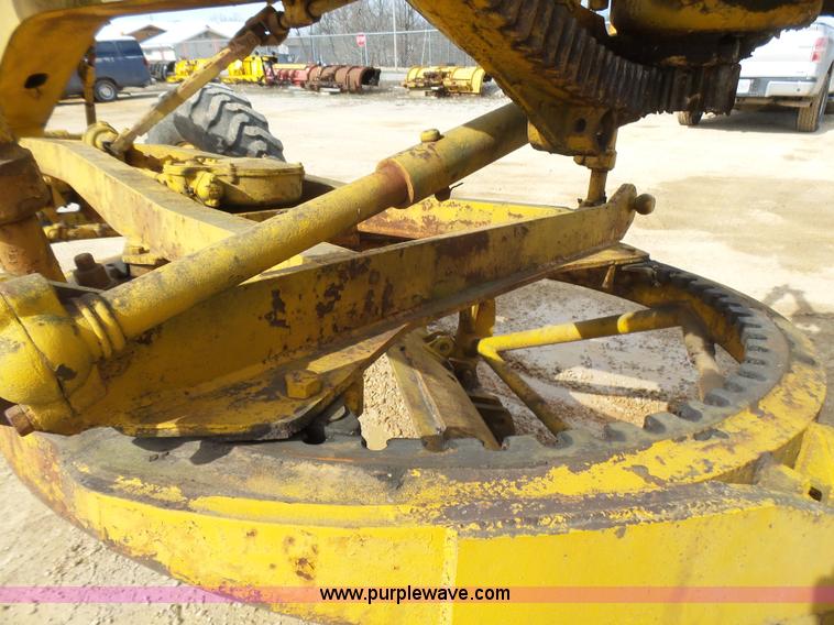 image for item L5457 1969 Caterpillar 112F motor grader