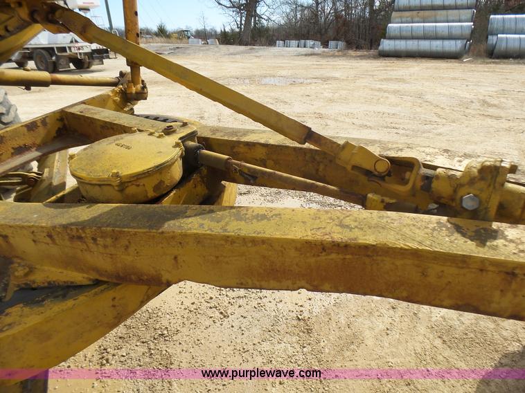 image for item L5457 1969 Caterpillar 112F motor grader