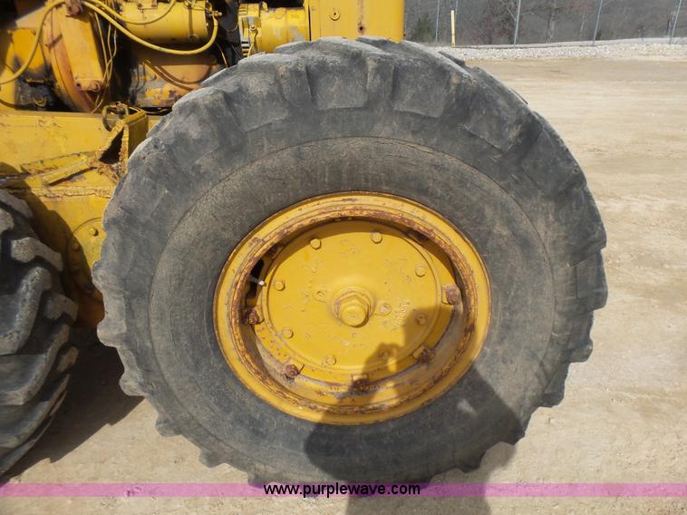 image for item L5457 1969 Caterpillar 112F motor grader