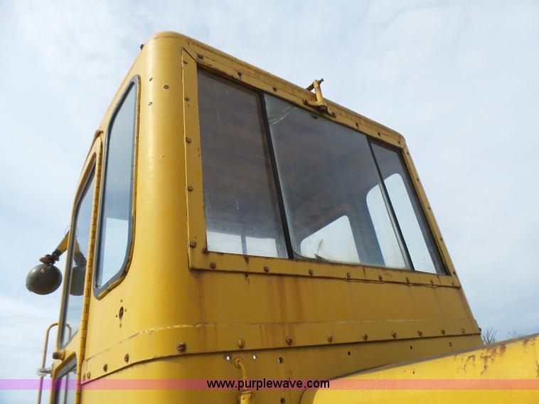 image for item L5457 1969 Caterpillar 112F motor grader