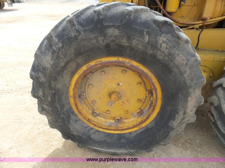 image for item L5457 1969 Caterpillar 112F motor grader