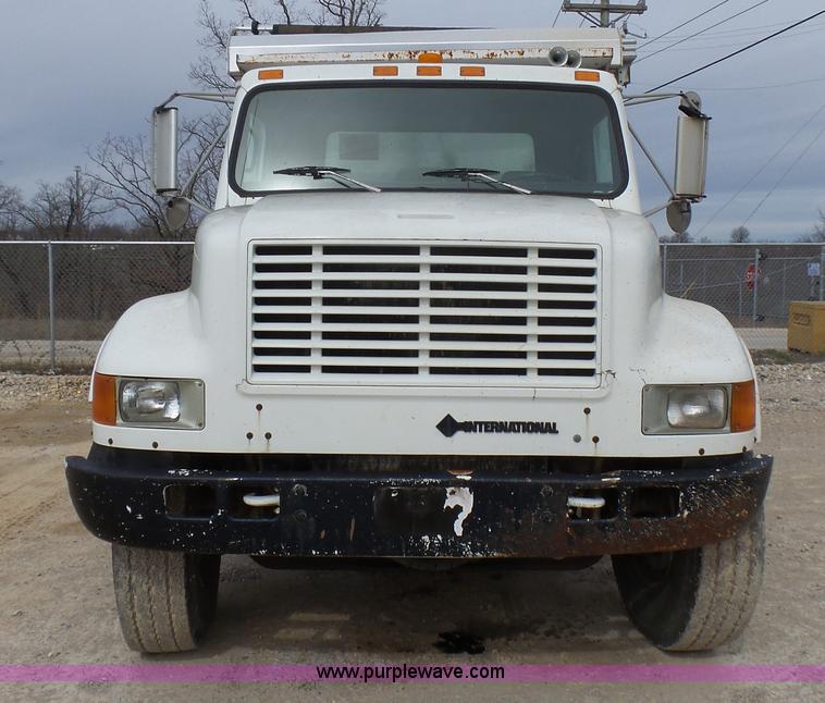 image for item L5458 1993 International 4900 dump truck
