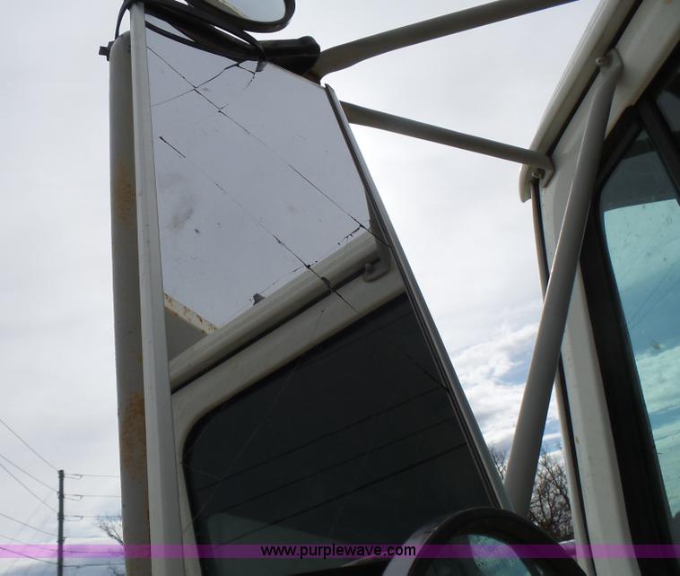 image for item L5458 1993 International 4900 dump truck