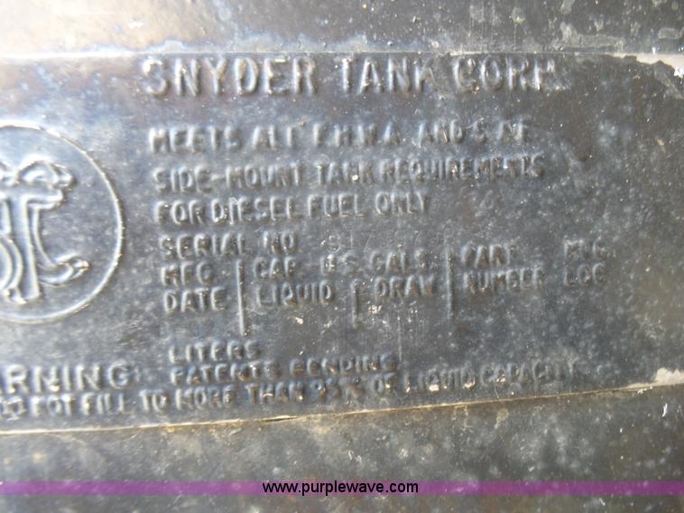 image for item L5458 1993 International 4900 dump truck