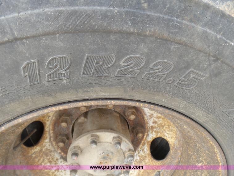 image for item L5458 1993 International 4900 dump truck