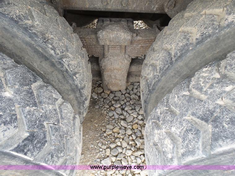 image for item L5458 1993 International 4900 dump truck