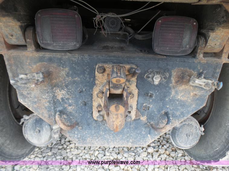 image for item L5458 1993 International 4900 dump truck