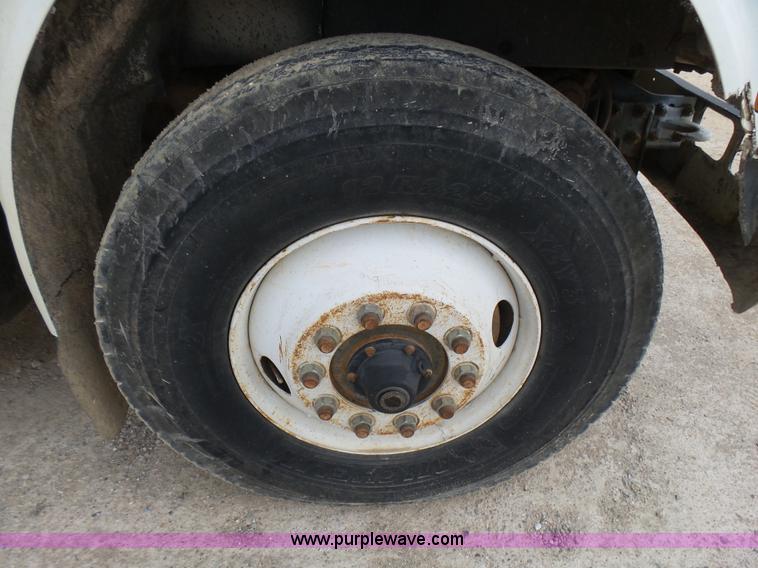 image for item L5458 1993 International 4900 dump truck