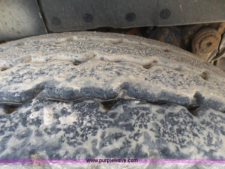 image for item L5458 1993 International 4900 dump truck