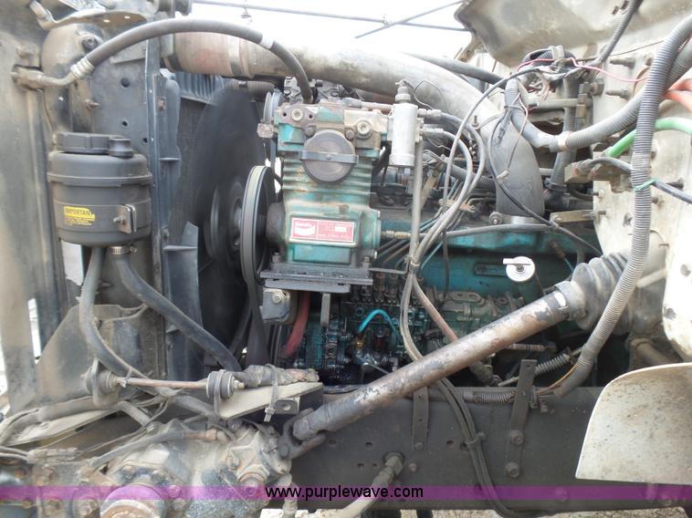 image for item L5458 1993 International 4900 dump truck