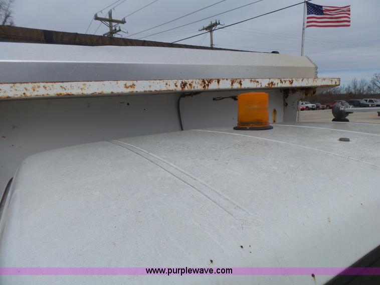 image for item L5458 1993 International 4900 dump truck