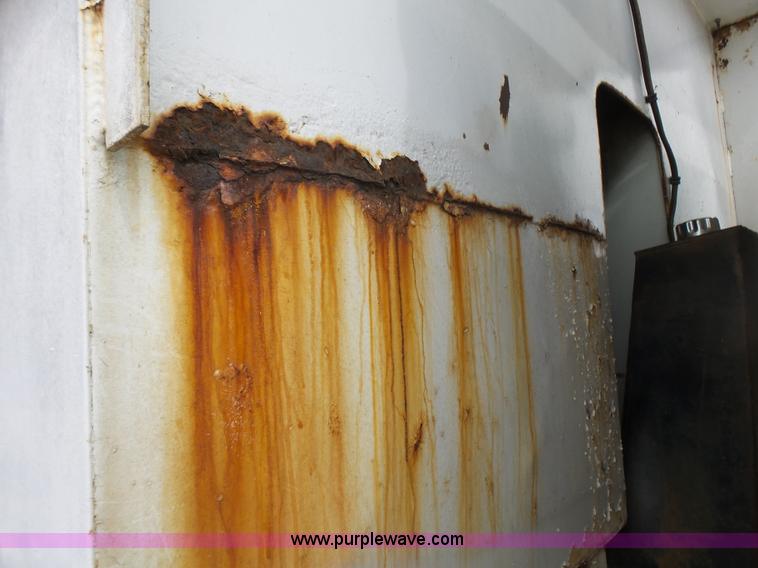 image for item L5458 1993 International 4900 dump truck