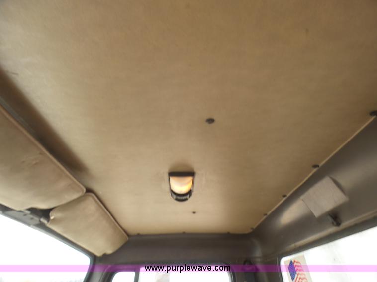 image for item L5458 1993 International 4900 dump truck