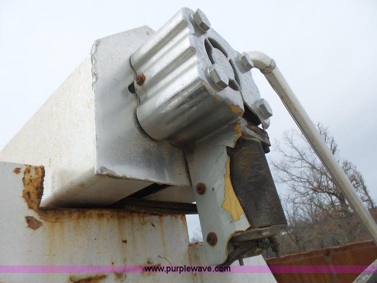 image for item L5458 1993 International 4900 dump truck