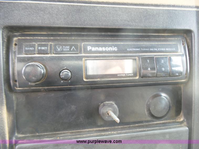 image for item L5458 1993 International 4900 dump truck