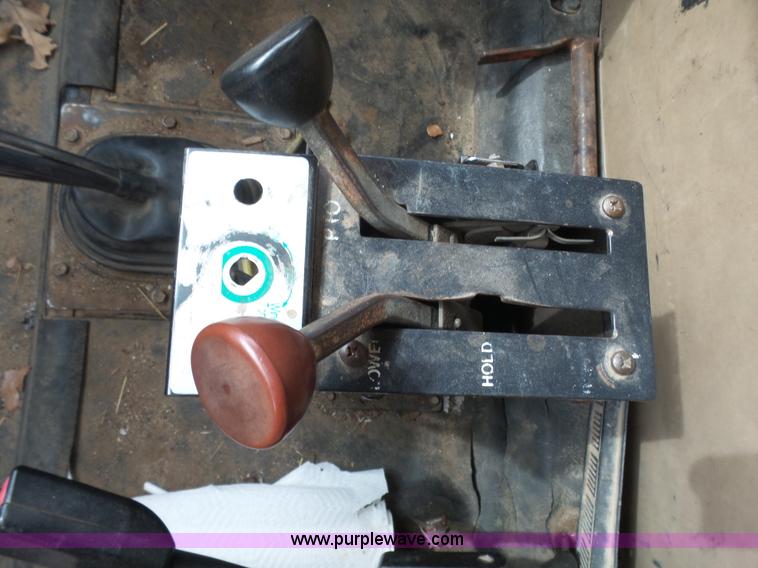 image for item L5458 1993 International 4900 dump truck