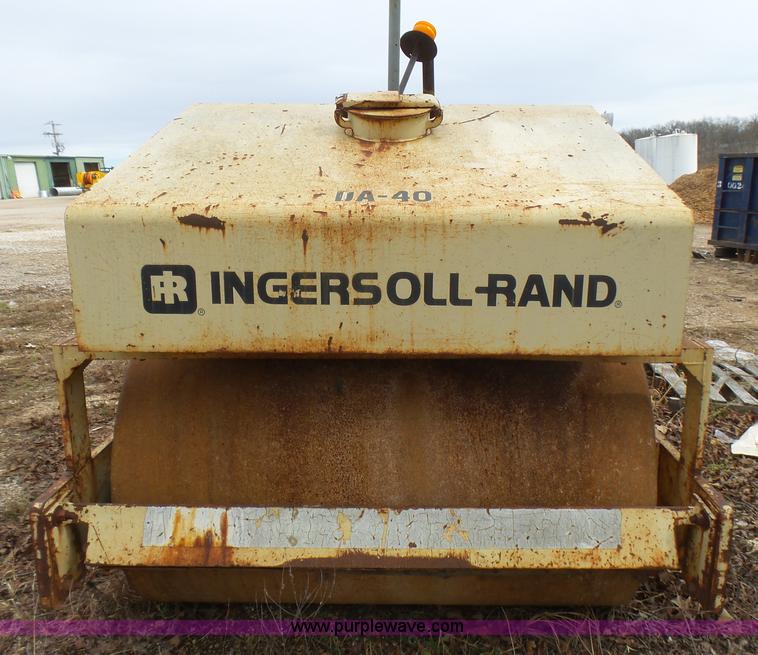 image for item L5459 Ingersoll Rand DA40 double drum roller compactor