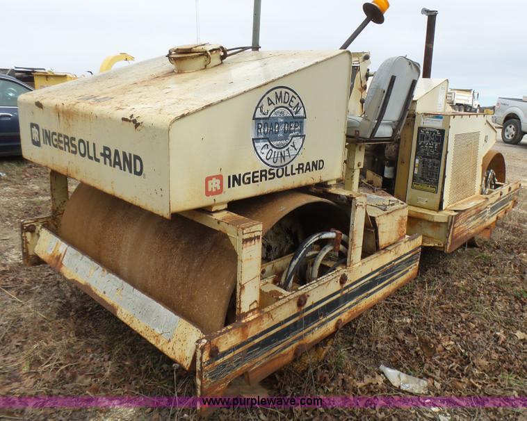 image for item L5459 Ingersoll Rand DA40 double drum roller compactor