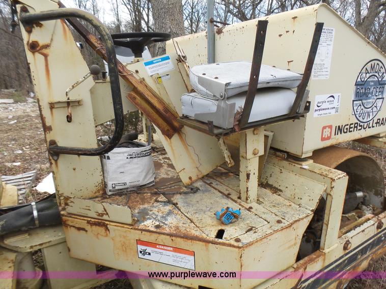 image for item L5459 Ingersoll Rand DA40 double drum roller compactor