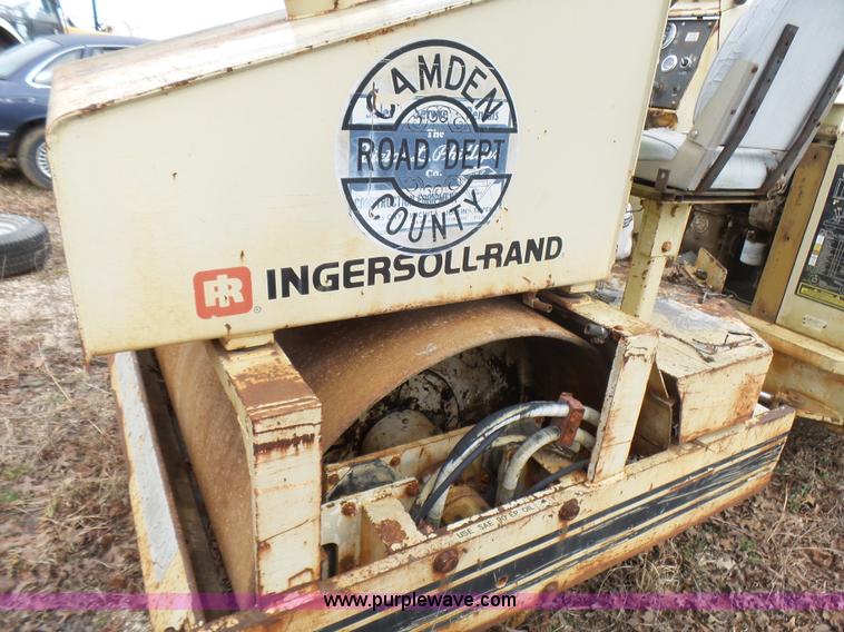 image for item L5459 Ingersoll Rand DA40 double drum roller compactor