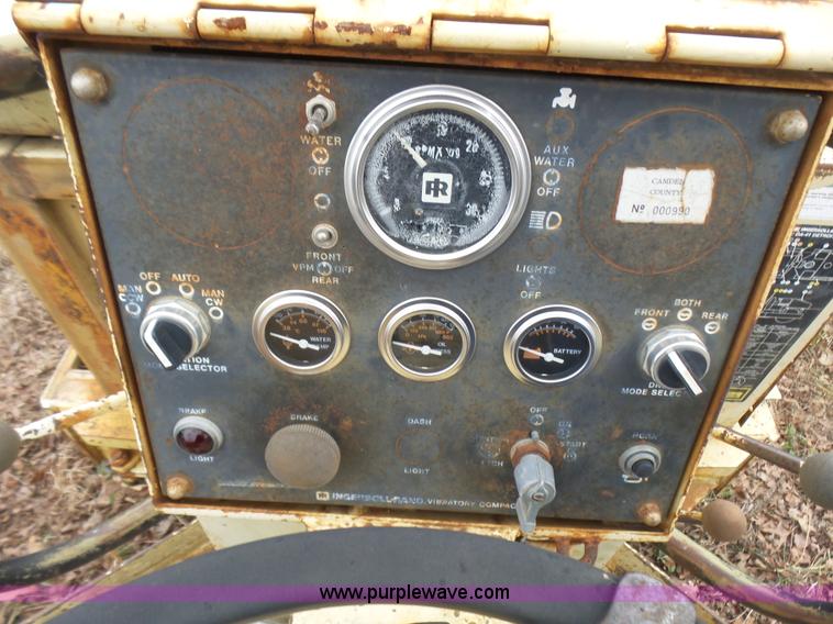 image for item L5459 Ingersoll Rand DA40 double drum roller compactor