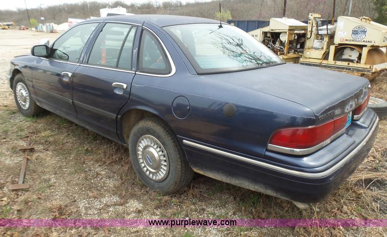 image for item L5460 1995 Ford Crown Victoria Police Interceptor