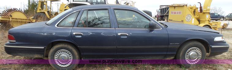 image for item L5460 1995 Ford Crown Victoria Police Interceptor