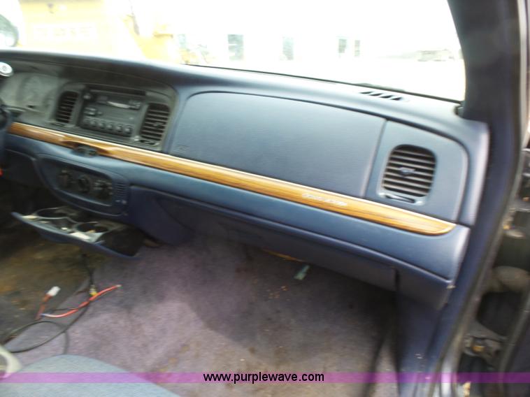 image for item L5460 1995 Ford Crown Victoria Police Interceptor
