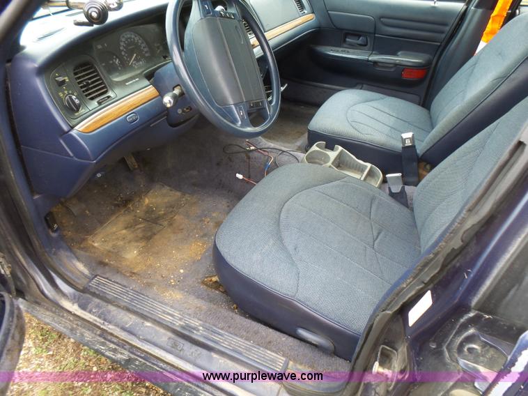 image for item L5460 1995 Ford Crown Victoria Police Interceptor