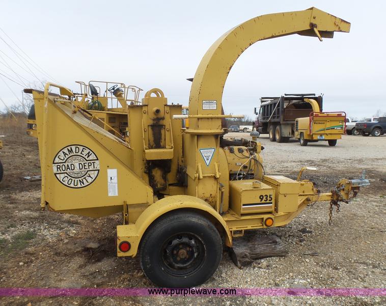 image for item L5461 Vermeer 935 wood chipper