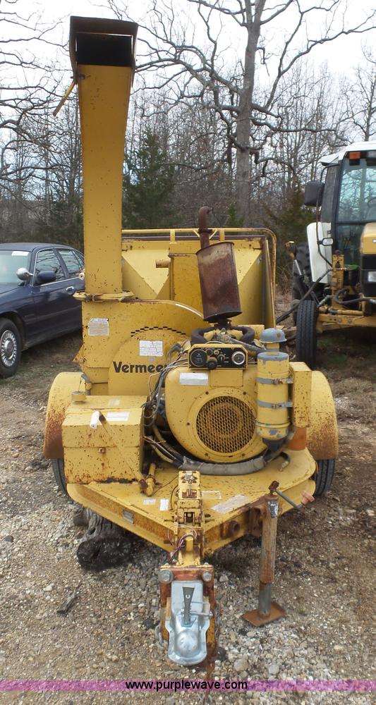 image for item L5461 Vermeer 935 wood chipper