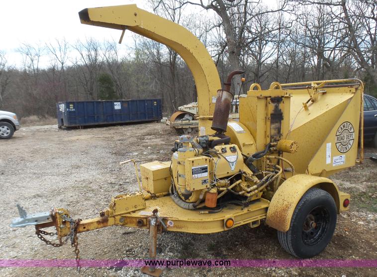 image for item L5461 Vermeer 935 wood chipper