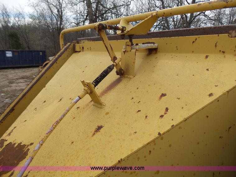 image for item L5461 Vermeer 935 wood chipper