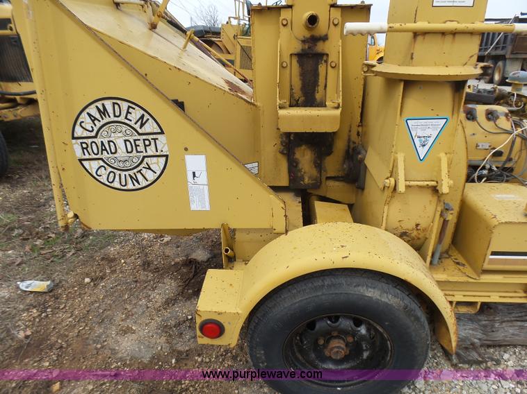 image for item L5461 Vermeer 935 wood chipper