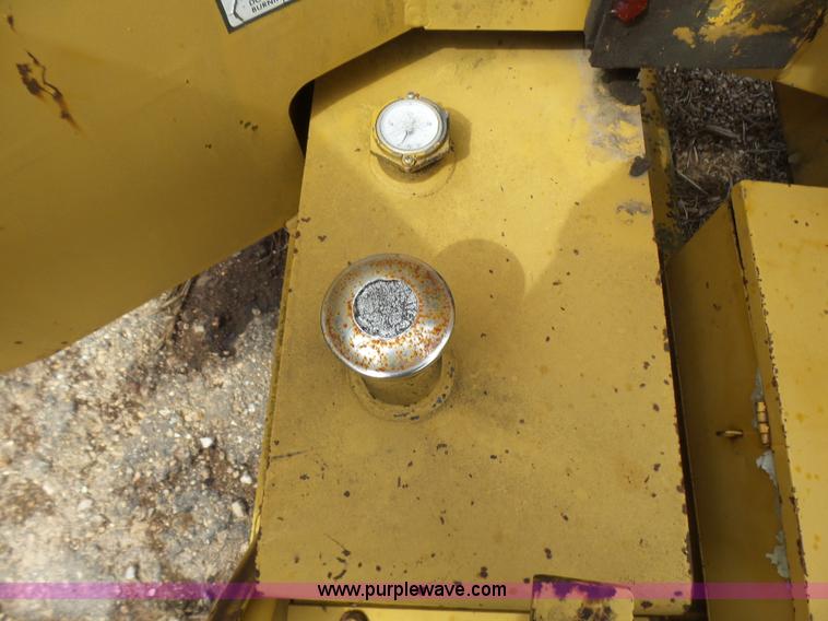 image for item L5461 Vermeer 935 wood chipper