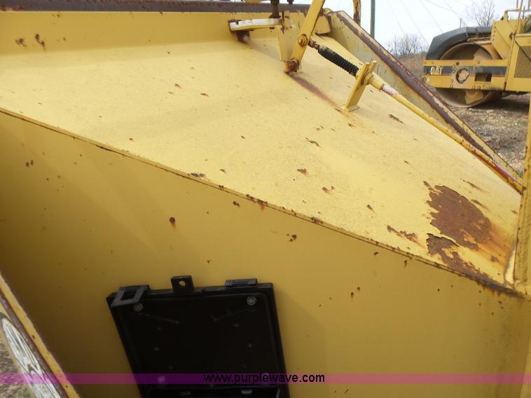 image for item L5461 Vermeer 935 wood chipper