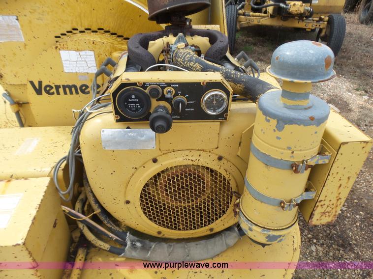 image for item L5461 Vermeer 935 wood chipper